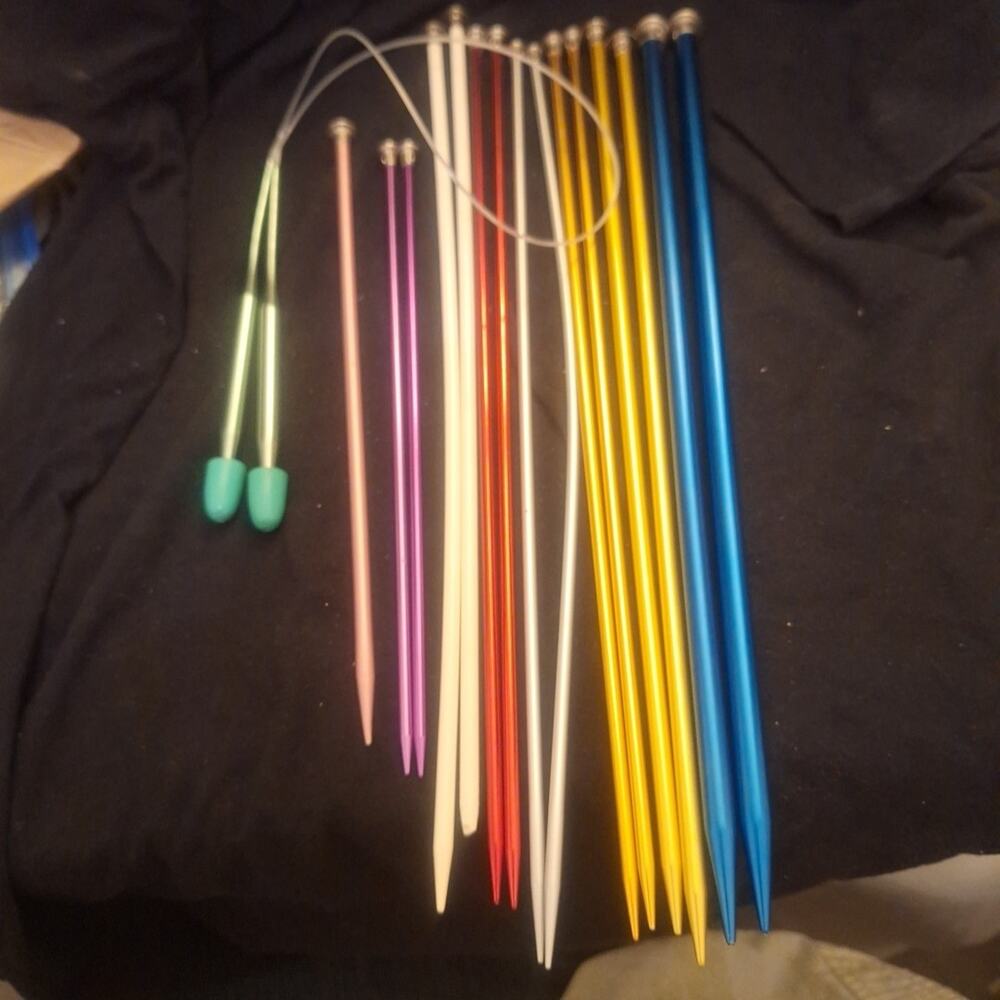 Lot of 17 Single Point 7" To 14" Long Knitting Needles ~ 8 Assorted Sets +1